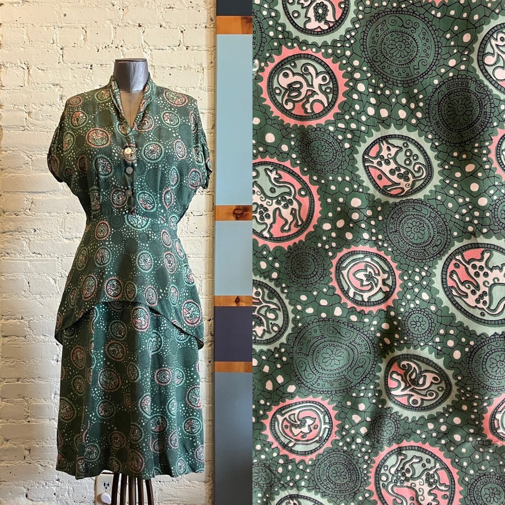Vintage 1940s pink and green pattern peplum day dress midi dress size S - AS IS